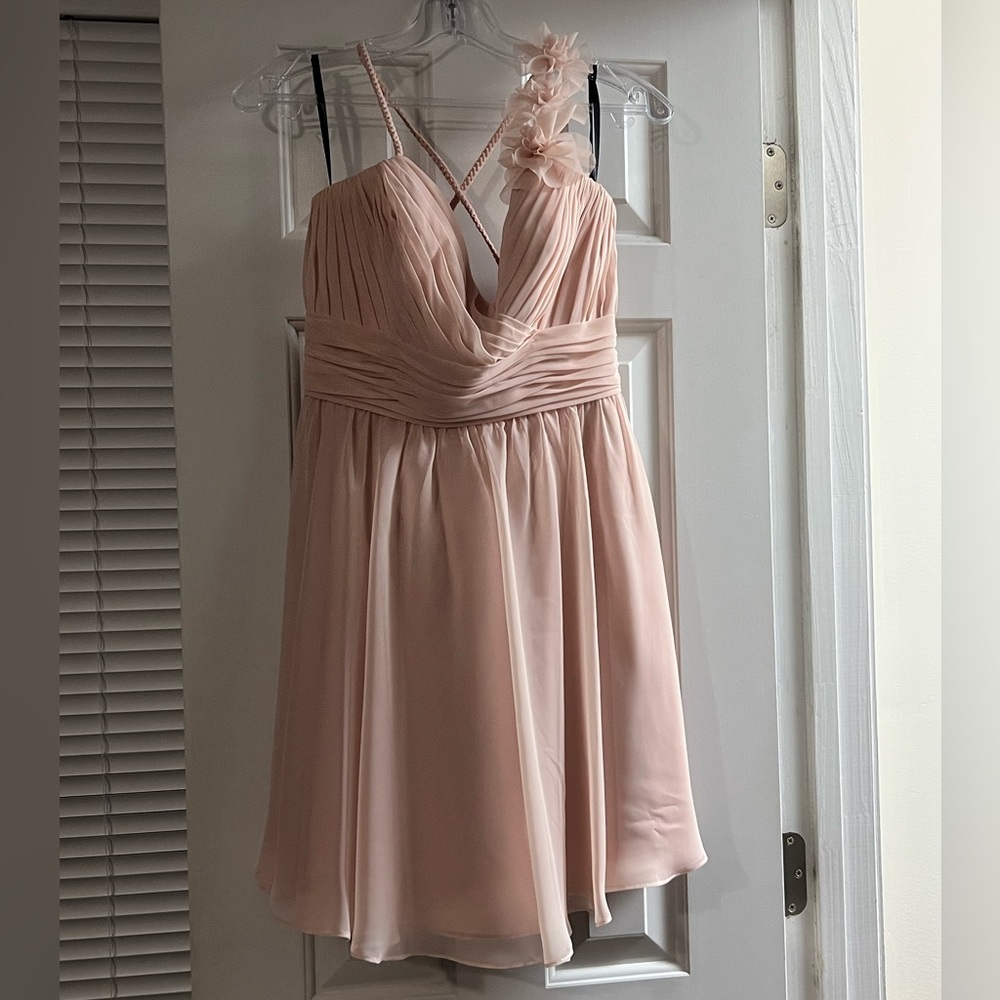 Bridesmaid blush pink knee length dress with adjustable straps women’s size 2.